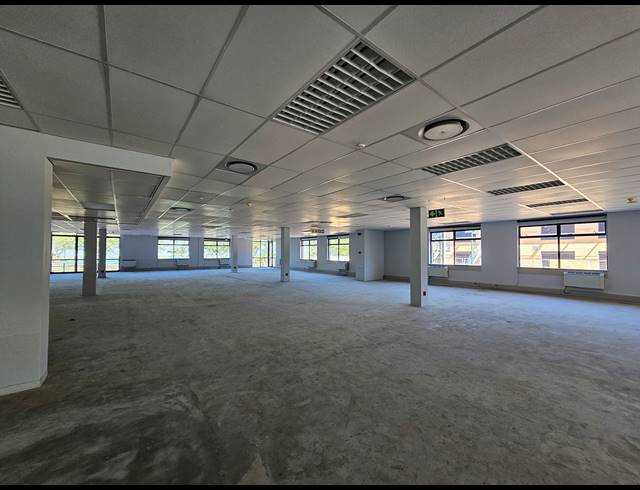 1,023M² OFFICE TO LET IN PLATTEKLOOF
